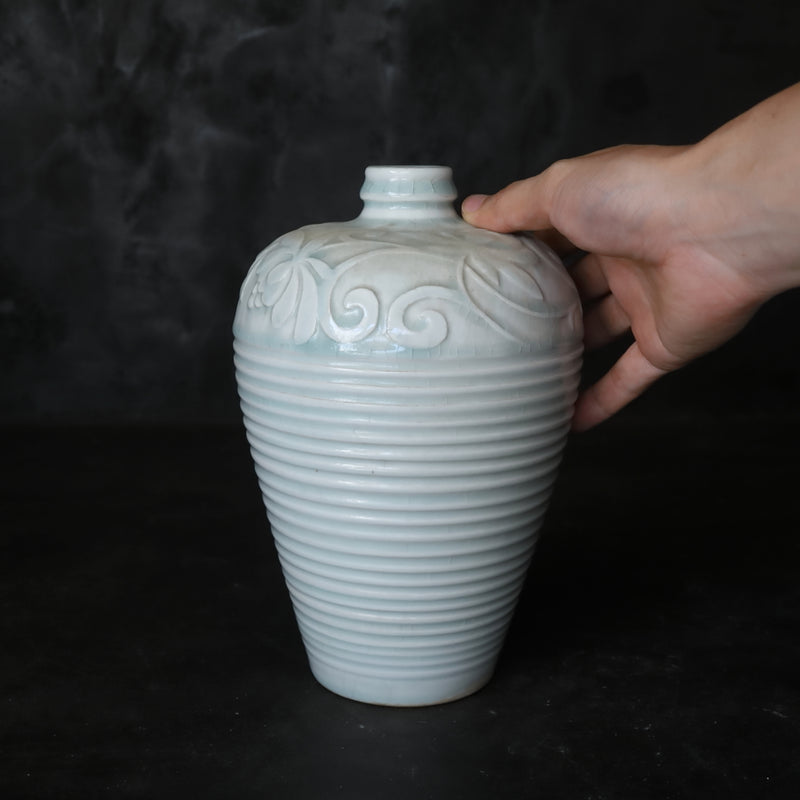 Chinese Antique Blue White Porcelain Plum Vase with Engraved Flower Design Ming-Qing Dynasty/1368-1911CE