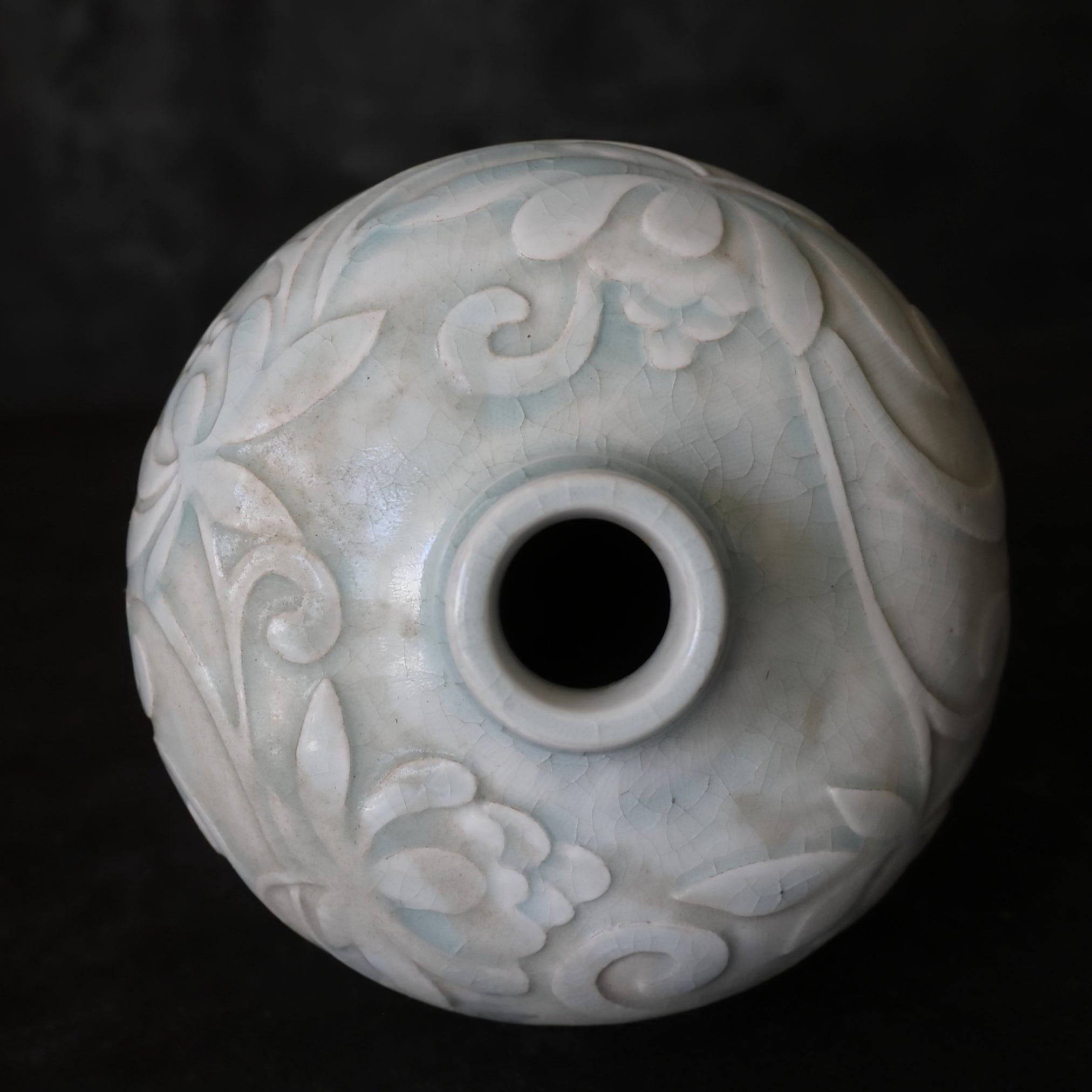 Chinese Antique Blue White Porcelain Plum Vase with Engraved Flower Design Ming-Qing Dynasty/1368-1911CE