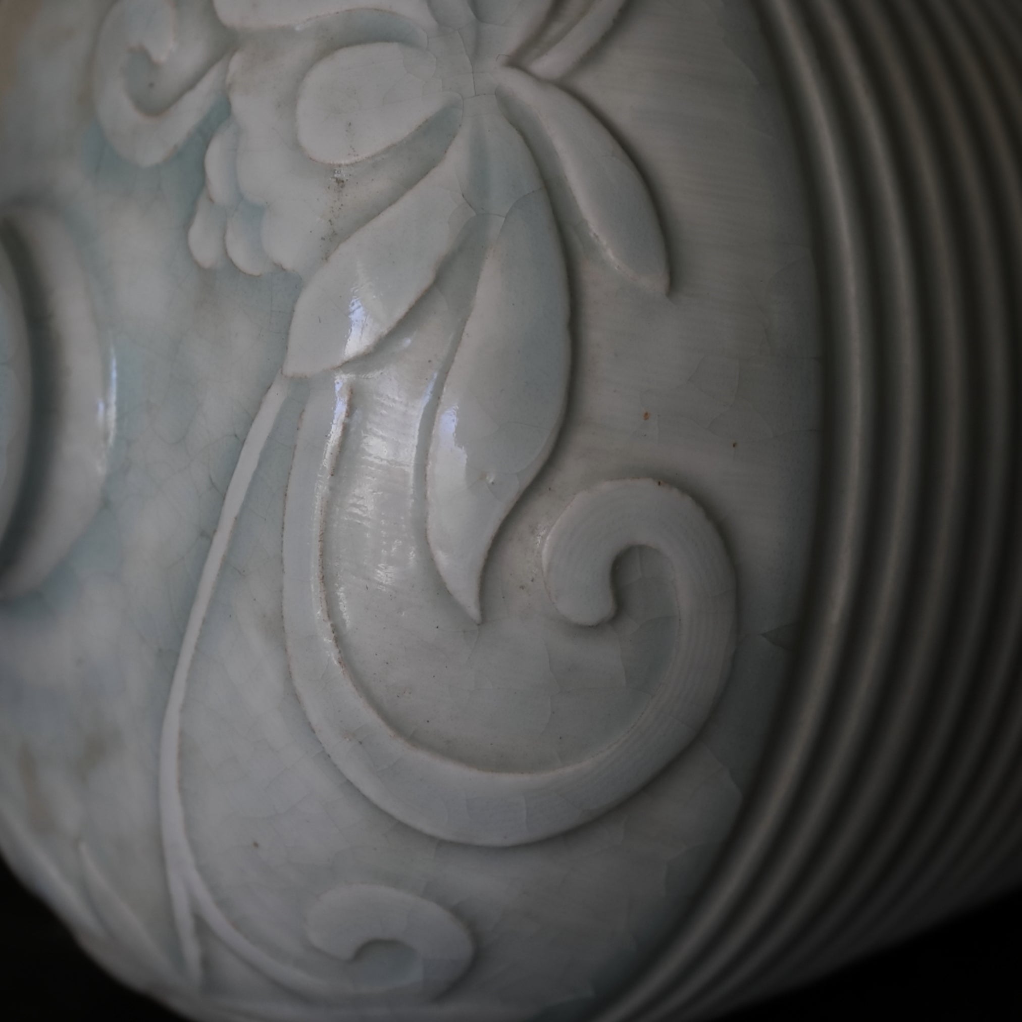 Chinese Antique Blue White Porcelain Plum Vase with Engraved Flower Design Ming-Qing Dynasty/1368-1911CE