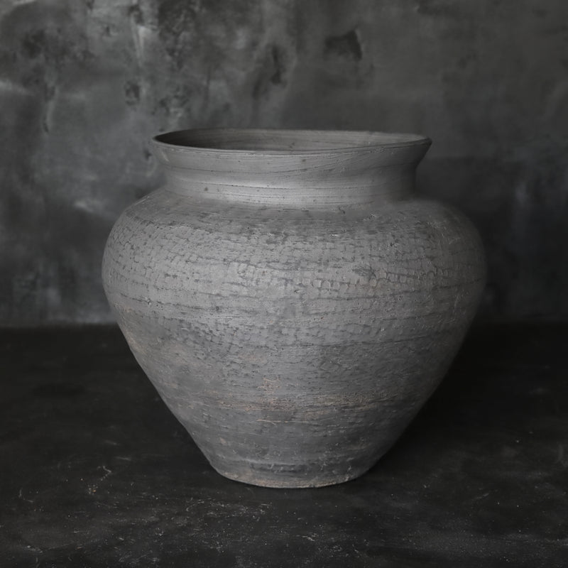 Suzu lineage Sue ware Jar with a pattern Heian/794-1185CE