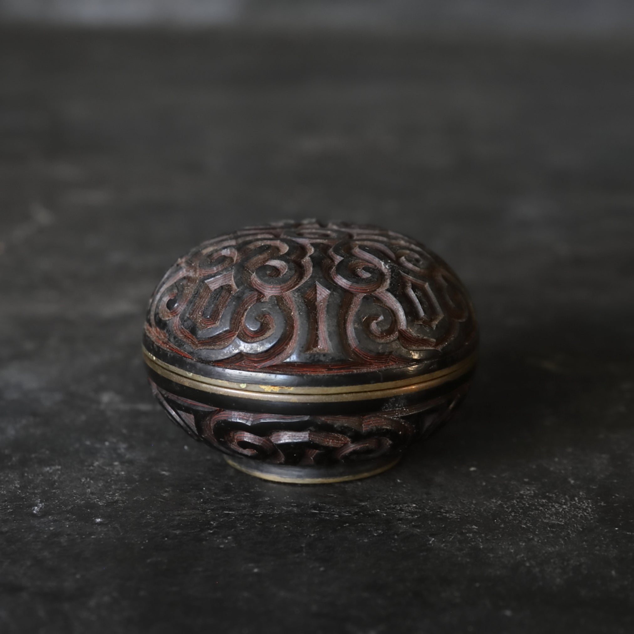 Tsuishu incense case