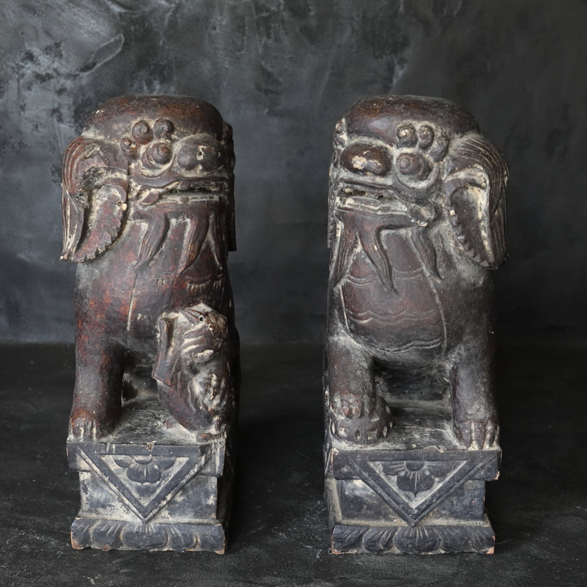 Korean Antique pair of Komainu Joseon Dynasty/1392-1897CE