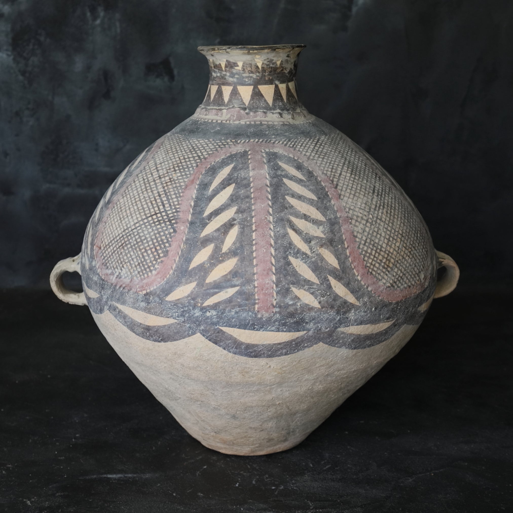 Yangshao pottery large pot Majiayao culture/3300-2050BCE