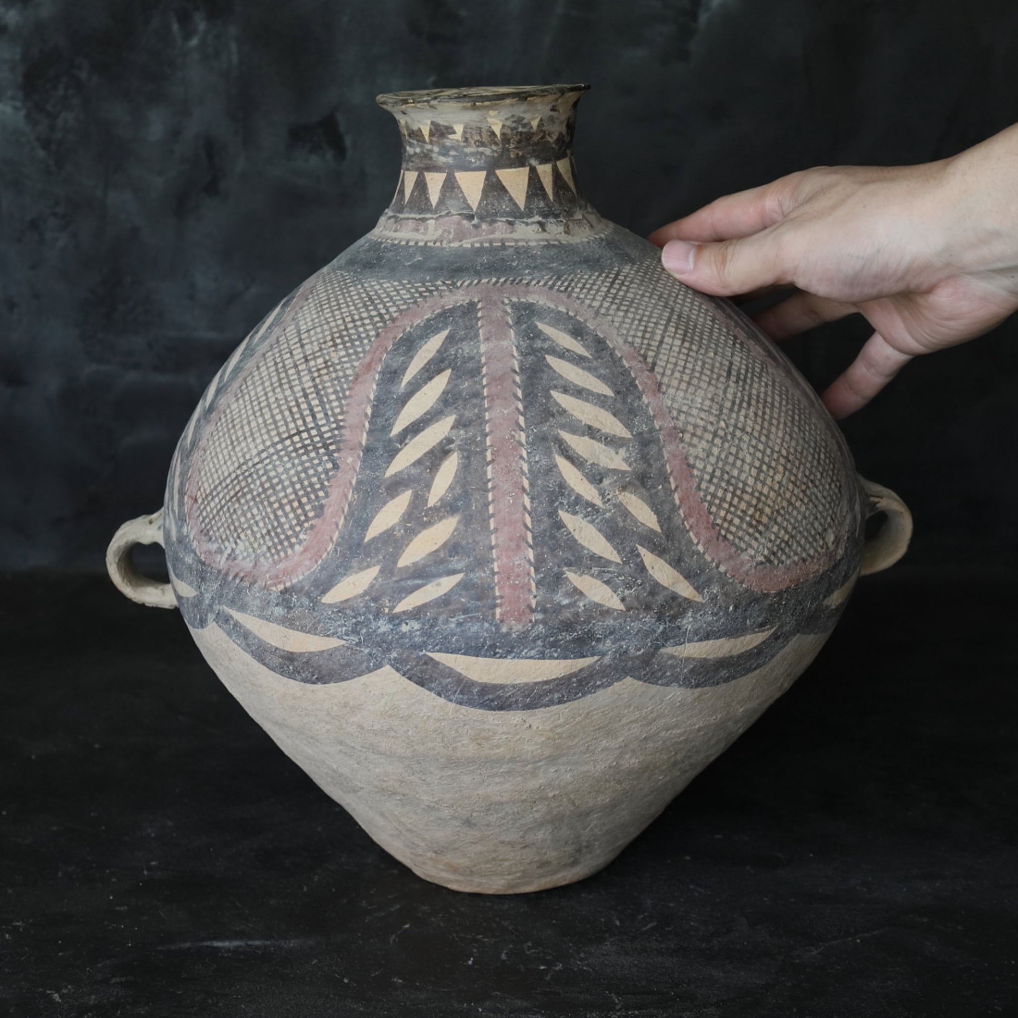 Yangshao pottery large pot Majiayao culture/3300-2050BCE