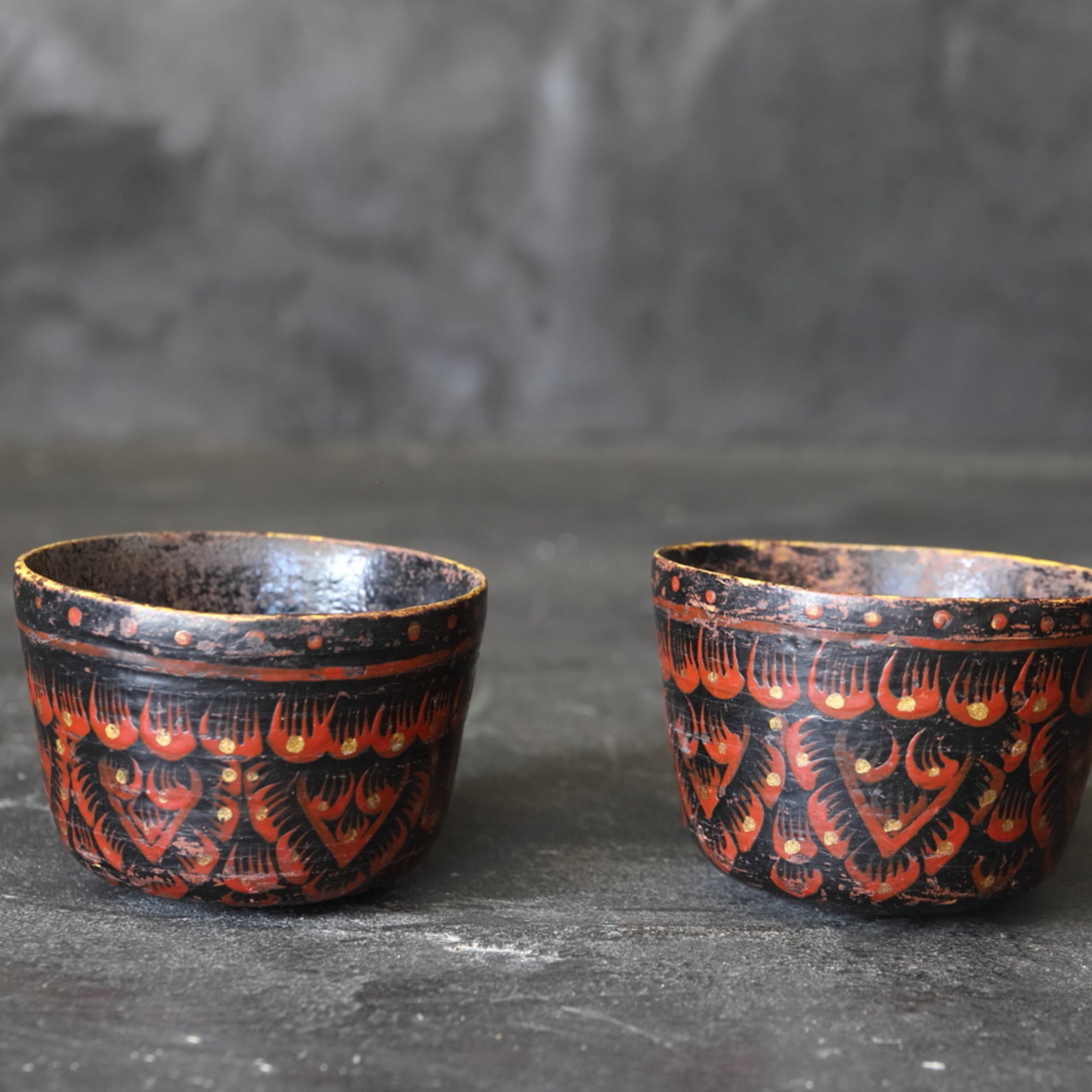 A pair of antique lacquered bowls 16th-19th century