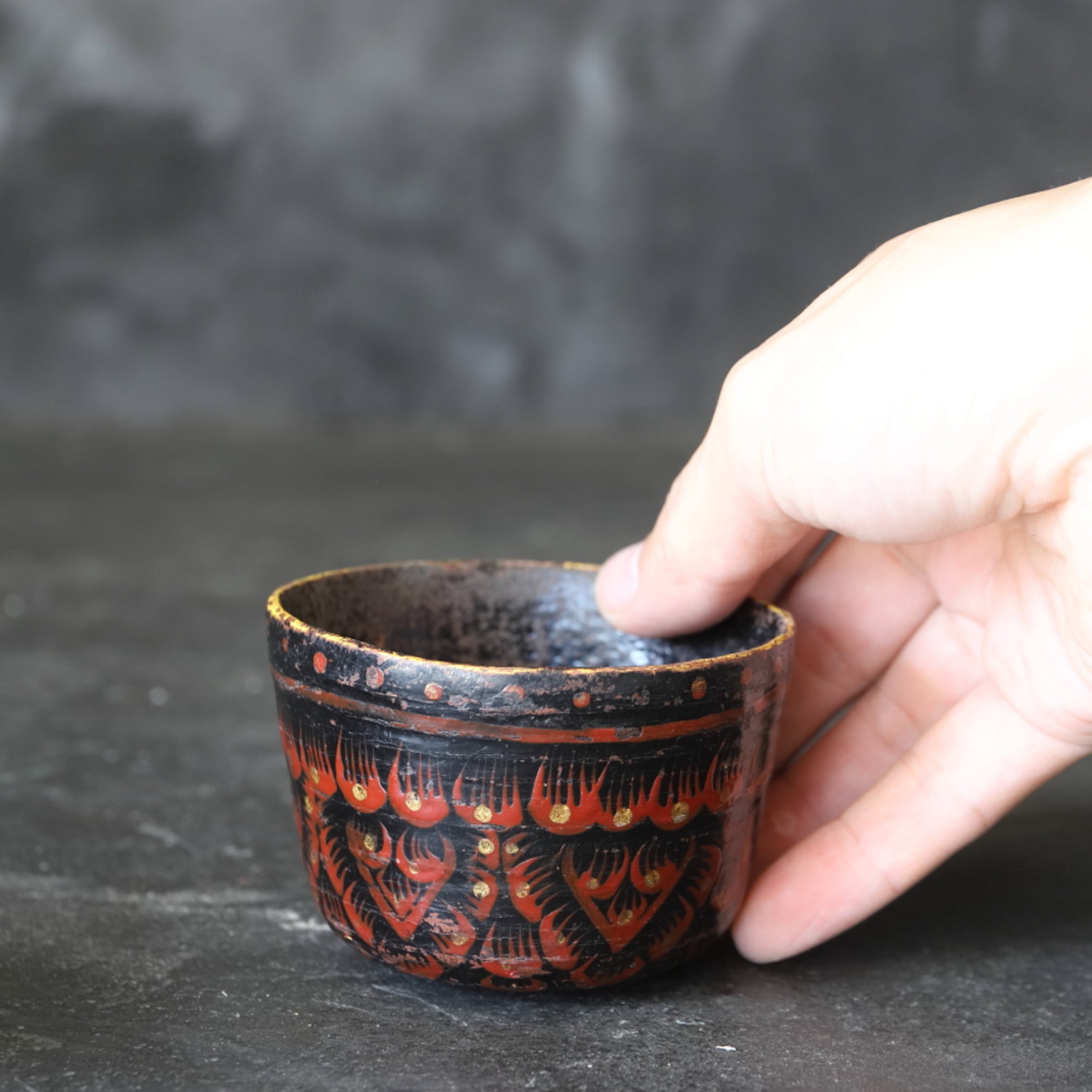 A pair of antique lacquered bowls 16th-19th century