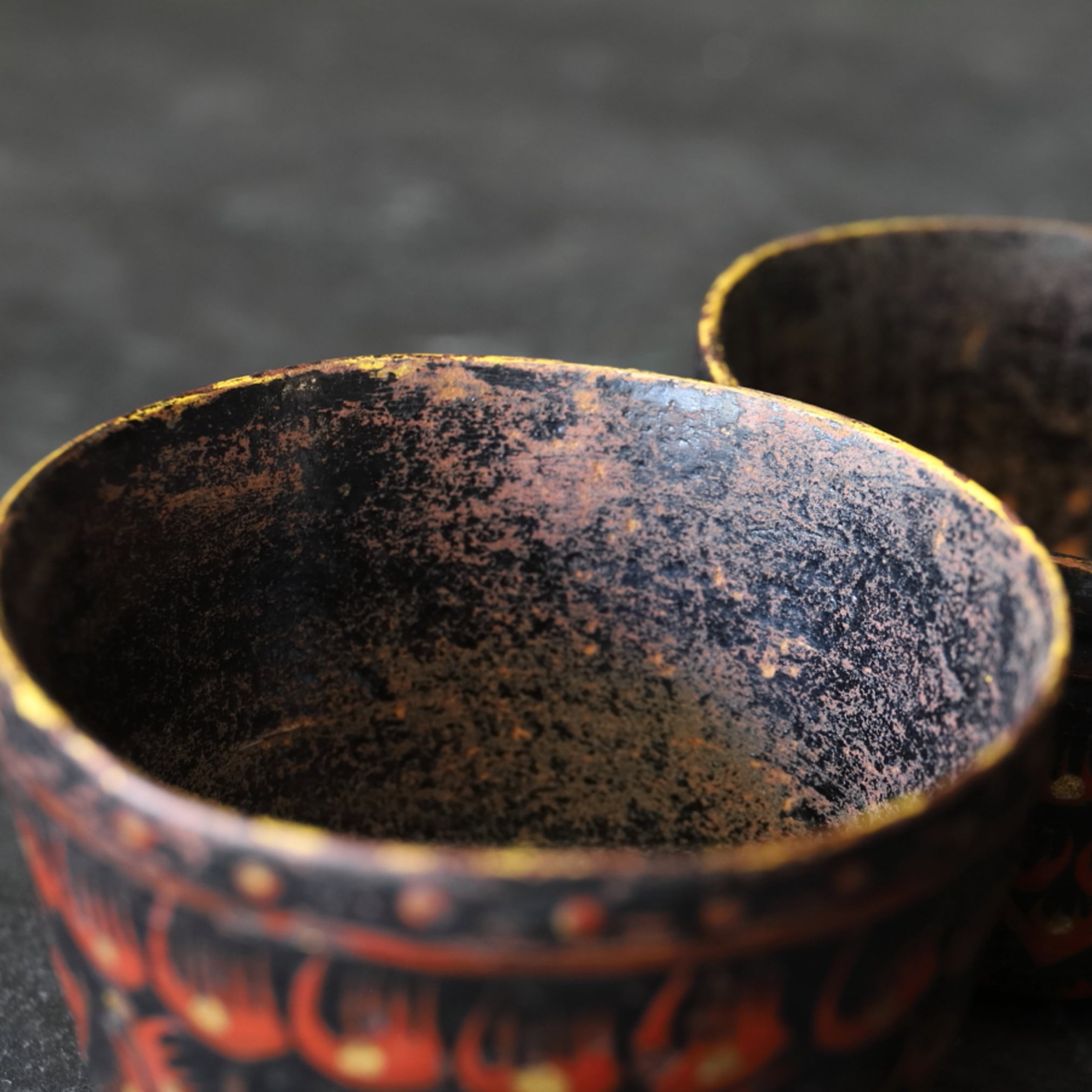 A pair of antique lacquered bowls 16th-19th century