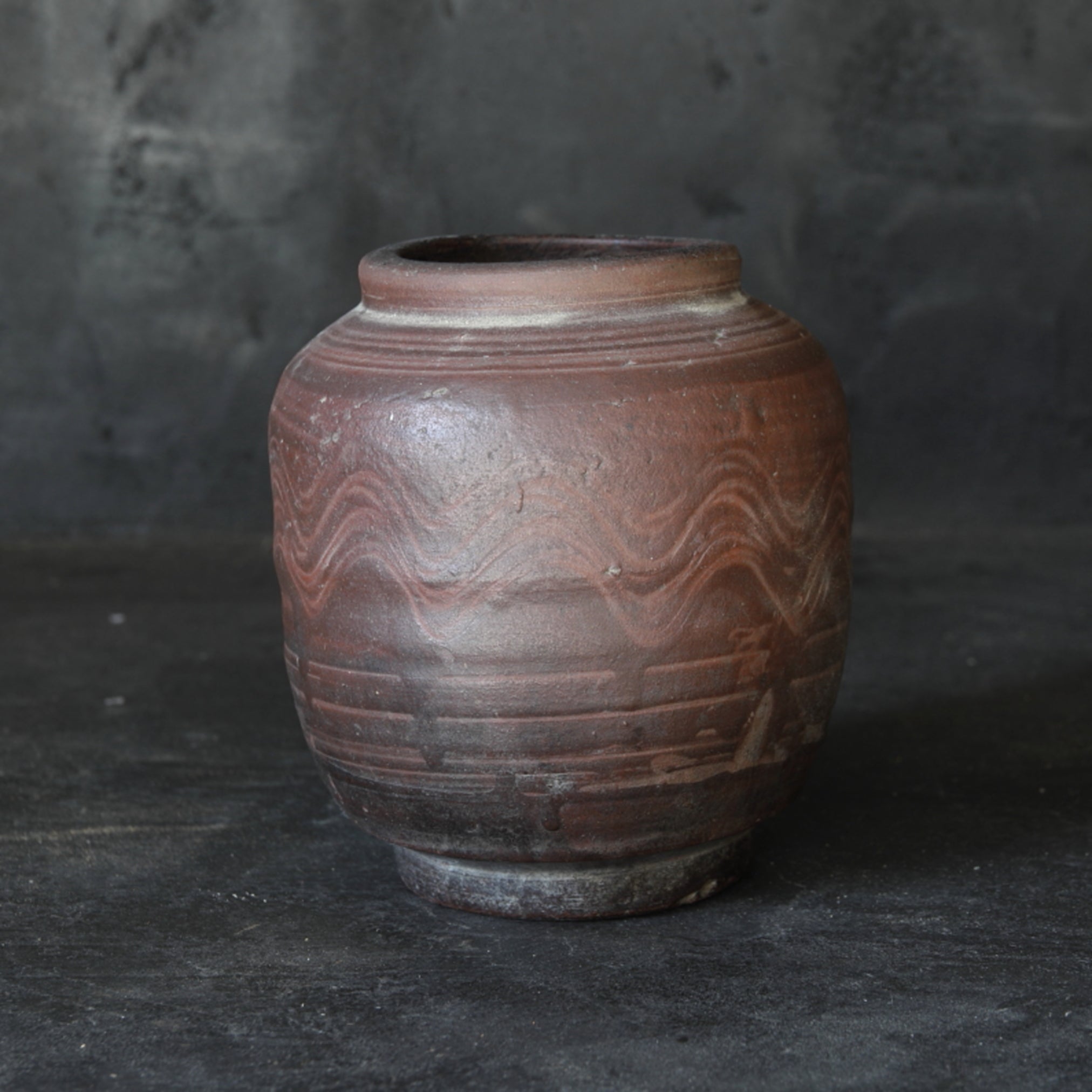 Ko-Karatsu Jar with brown glaze design Azuchimomoyama-Edo/1573-1867CE