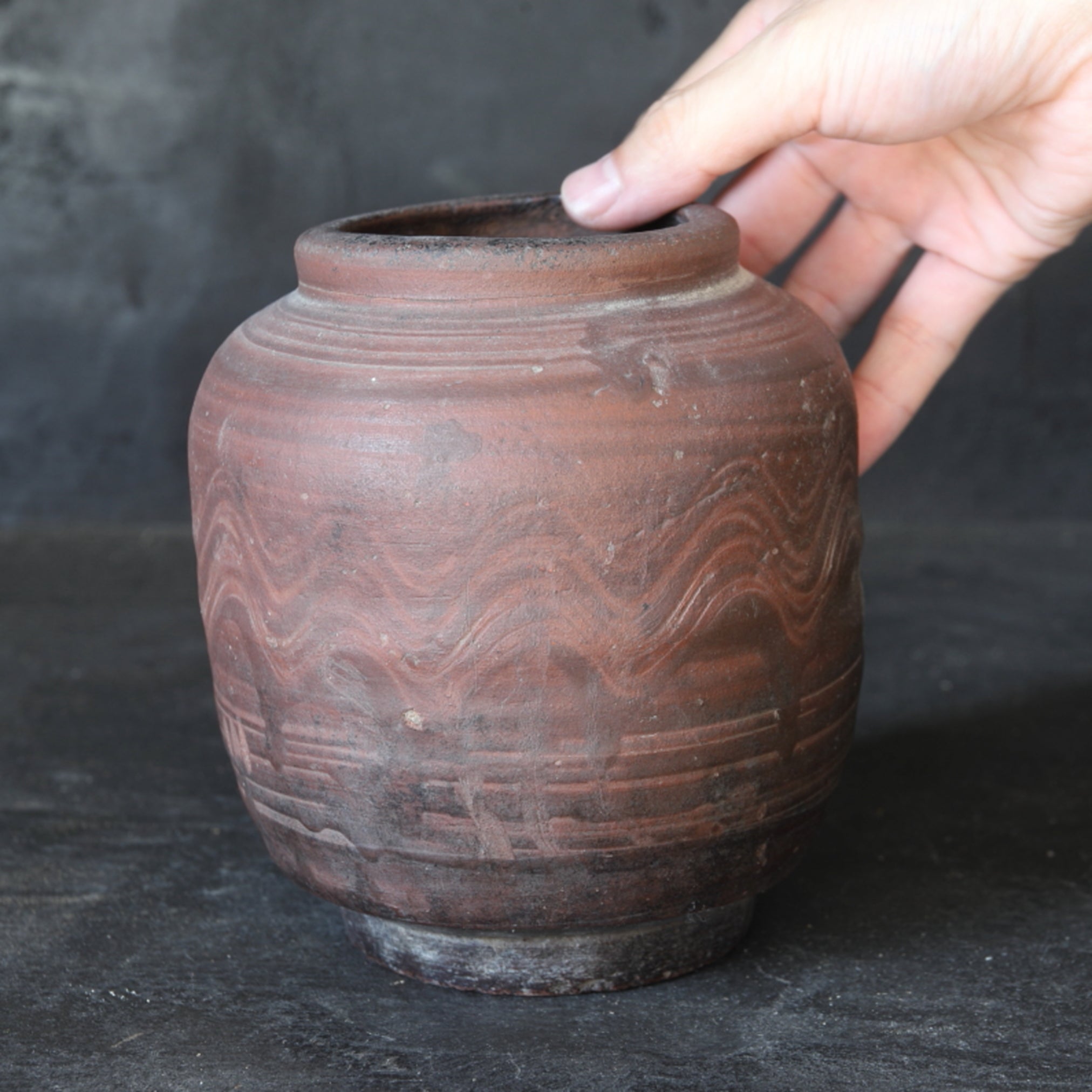 Ko-Karatsu Jar with brown glaze design Azuchimomoyama-Edo/1573-1867CE