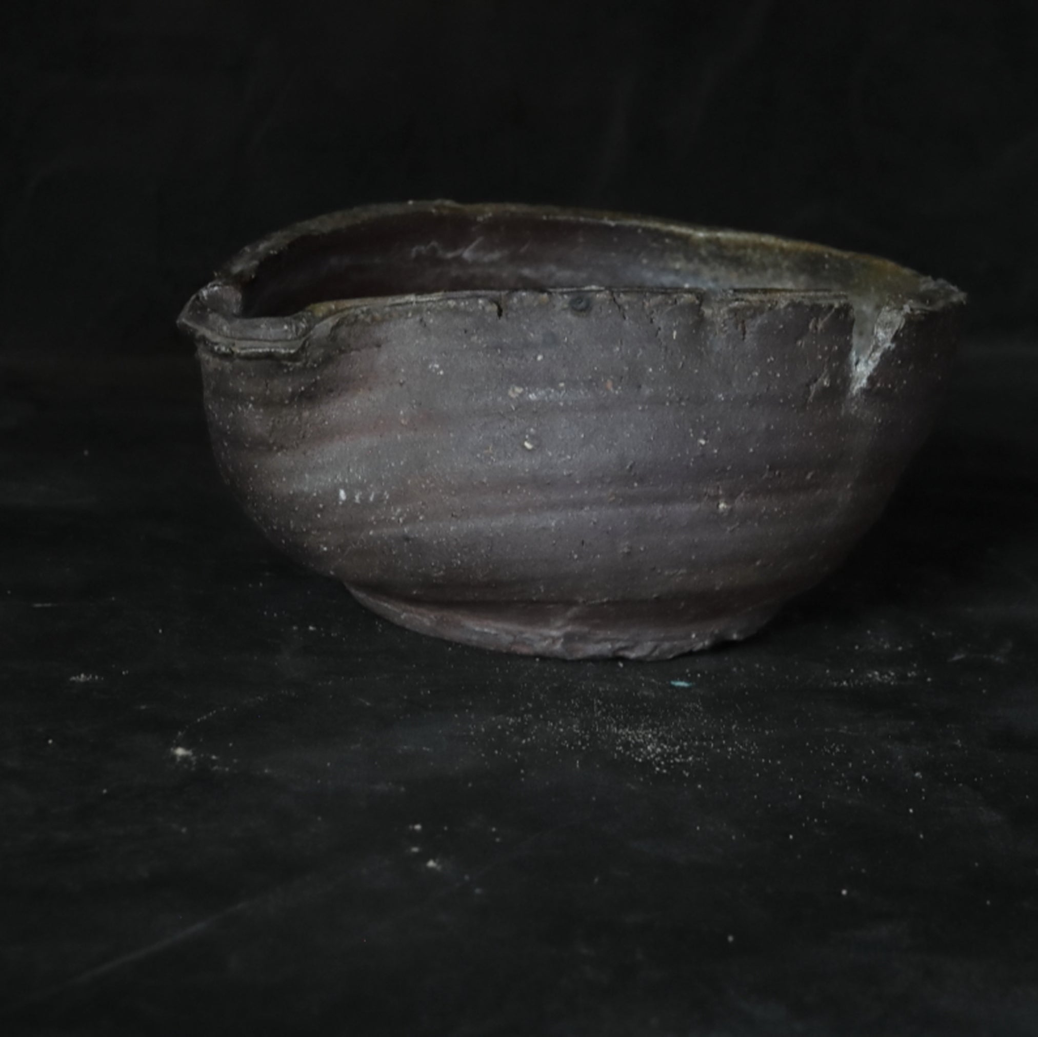 Antique Tokoname Torn Katakuchi Large Bowl Muromachi/1336-1573CE