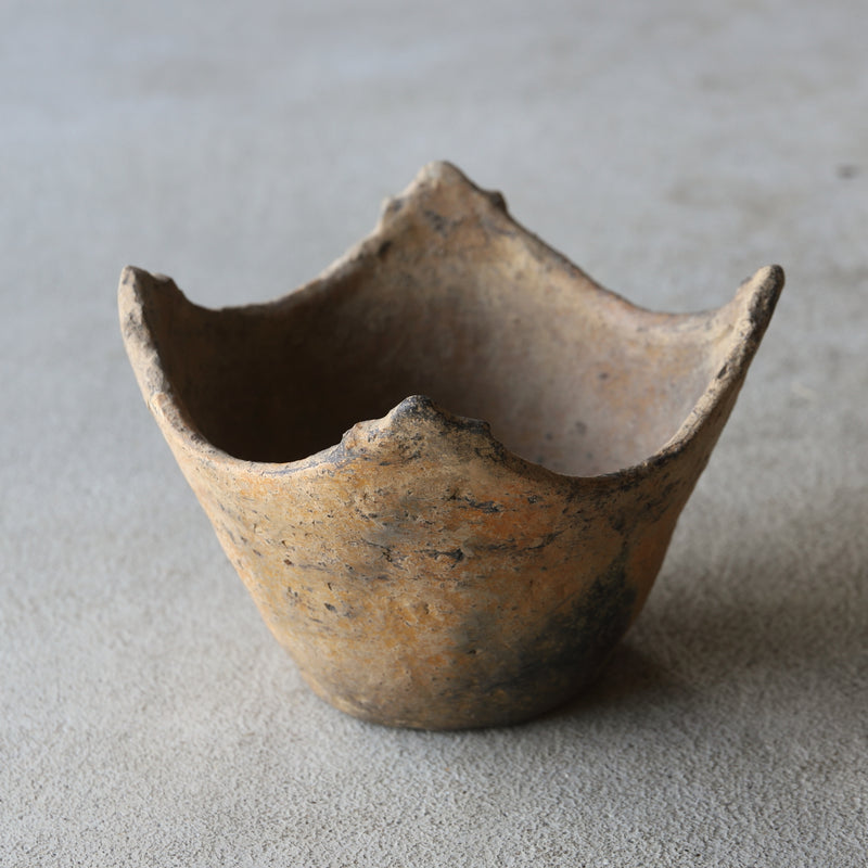 Shallow bowl type Jomon pottery Jomon/10000-300BCE