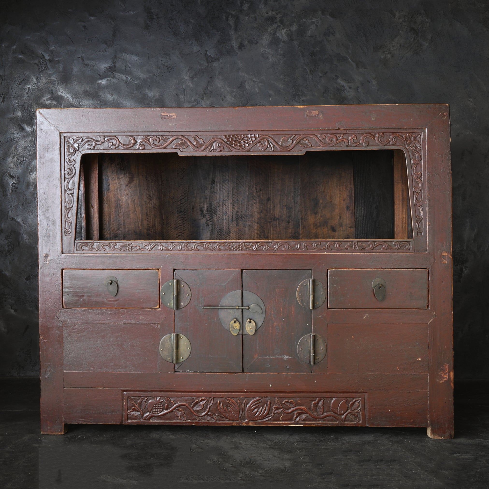 Korean Antique chest  Joseon Dynasty/1392-1897CE