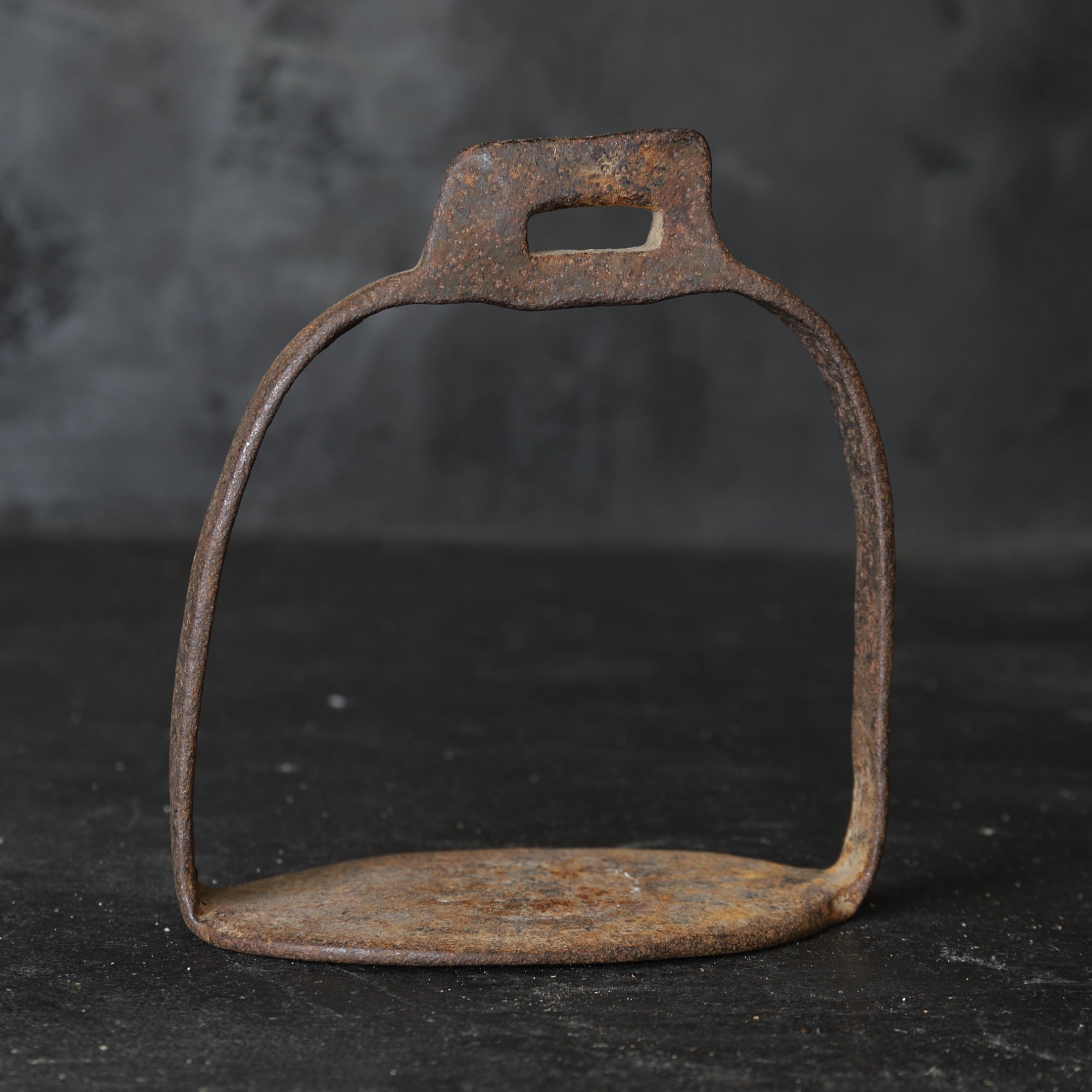 Rust ron stirrup