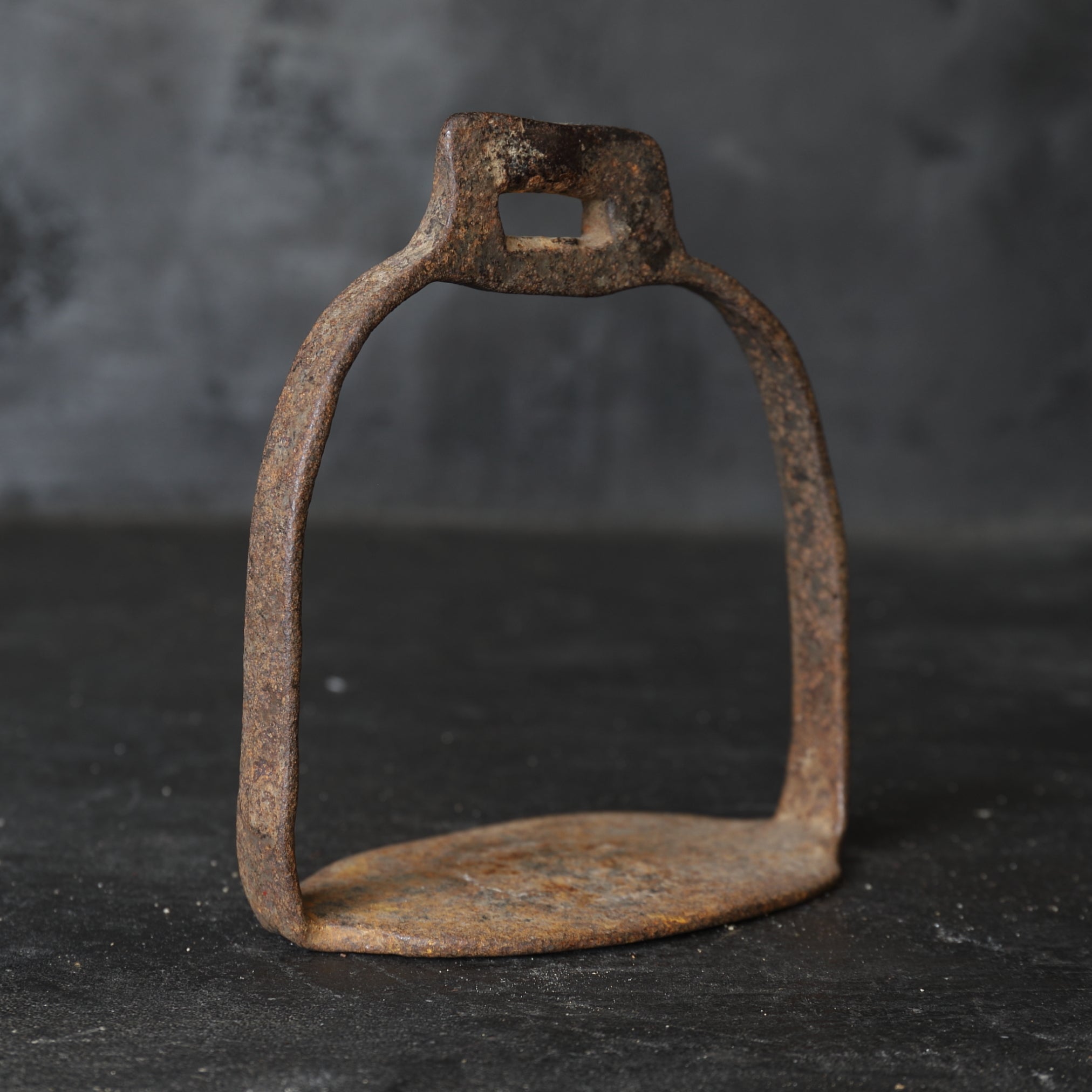 Rust ron stirrup