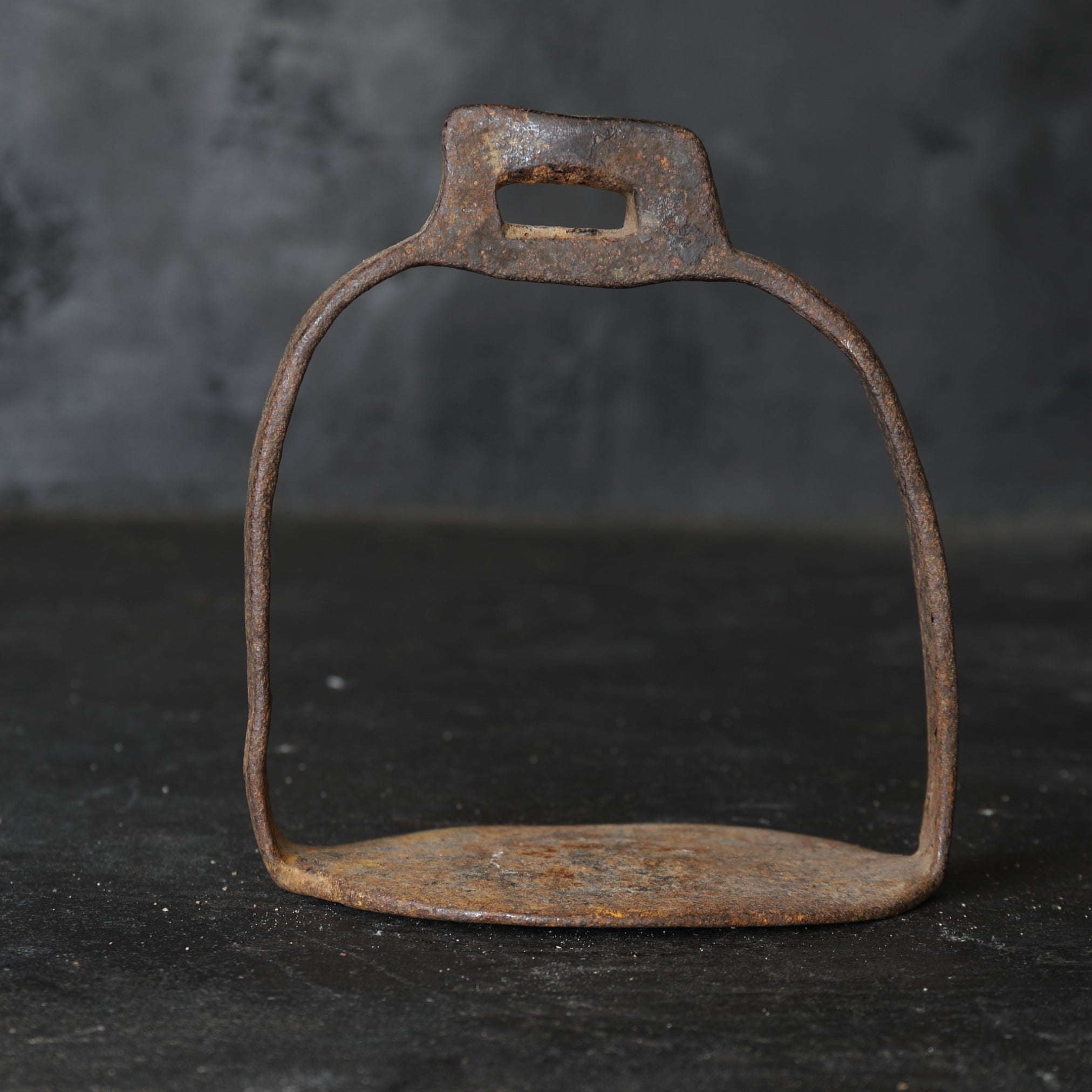 Rust ron stirrup