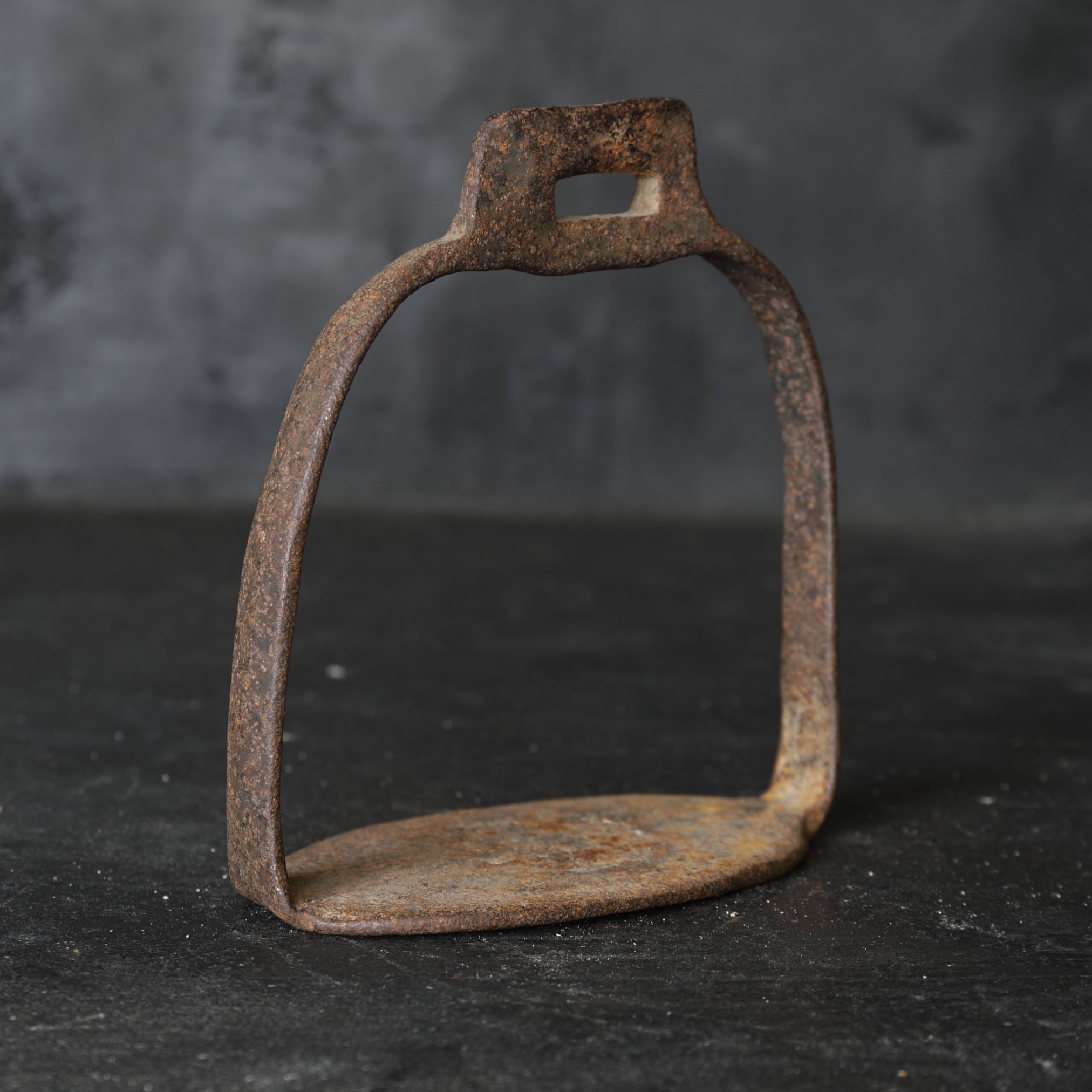 Rust ron stirrup