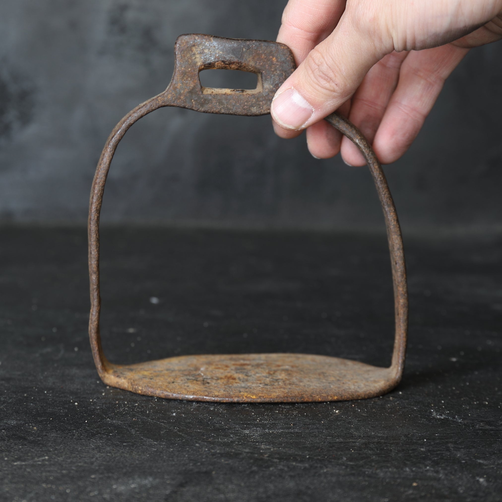 Rust ron stirrup