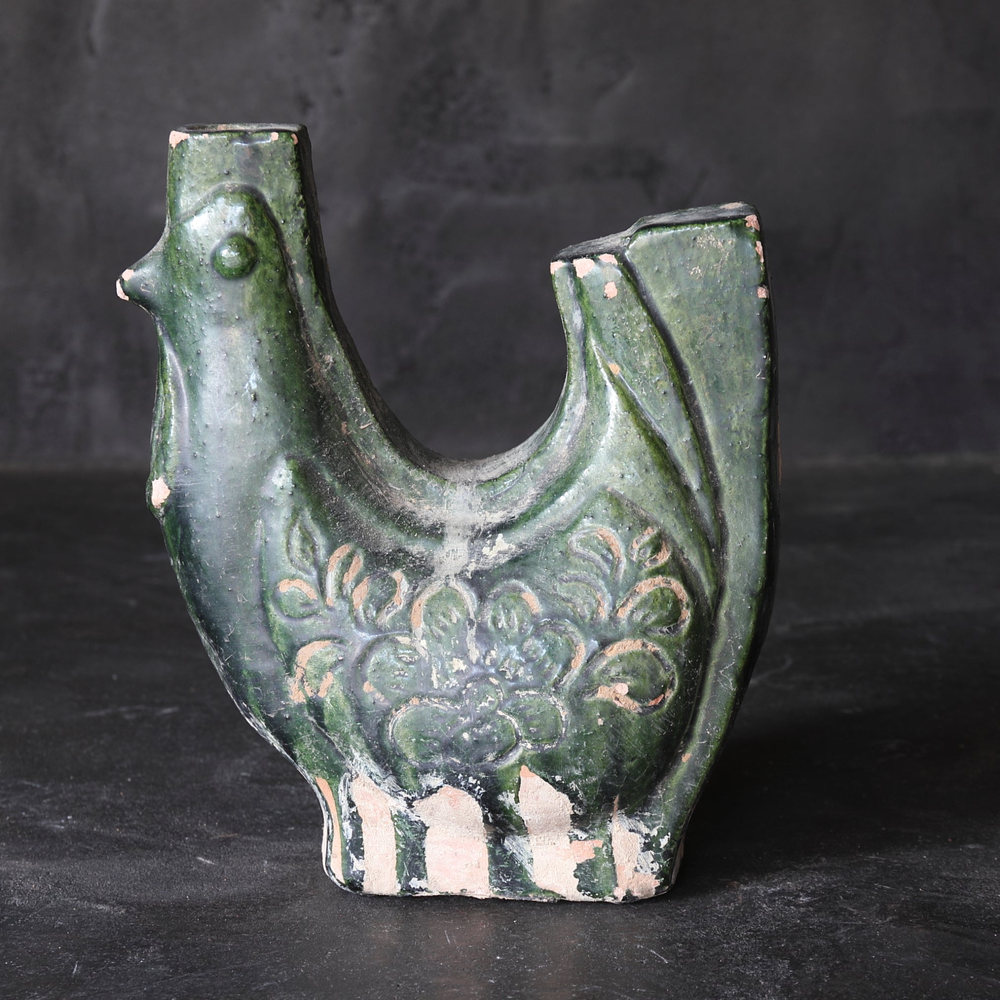 Green-glazed chicken-shaped pot excavated Song Dynasty/960-1279CE