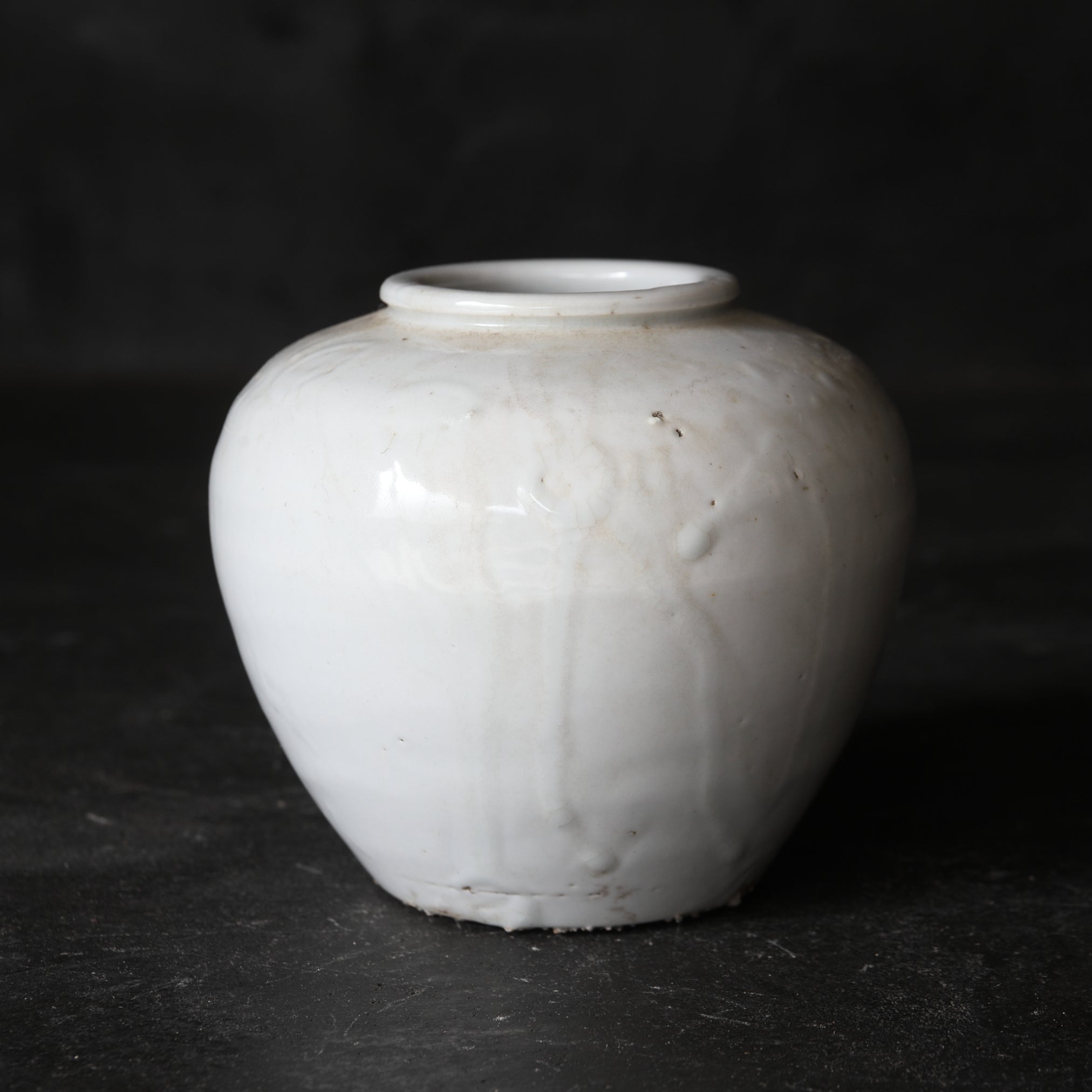 Korean Antique white porcelain shoulder jar Joseon Dynasty/1392-1897CE