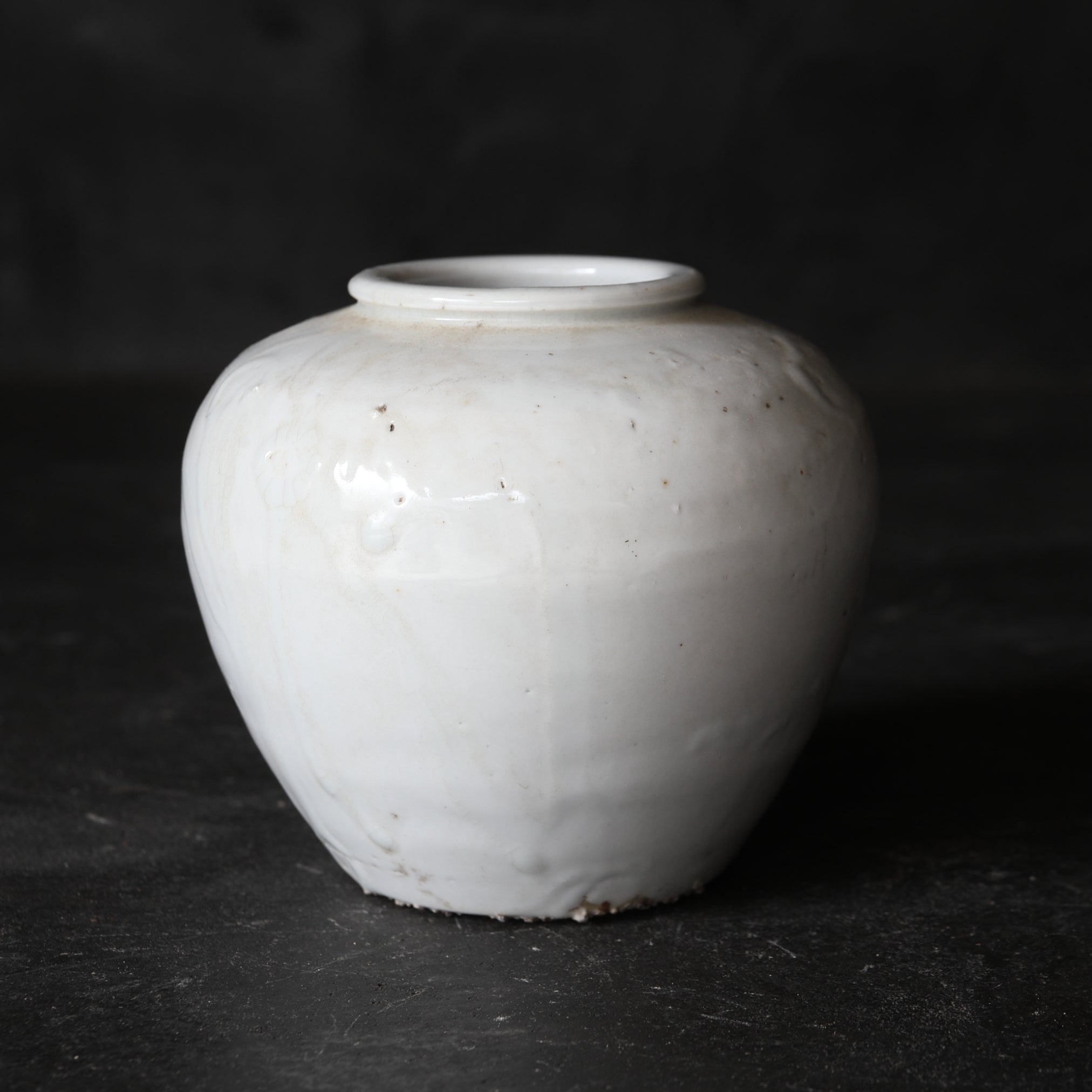 Korean Antique white porcelain shoulder jar Joseon Dynasty/1392-1897CE