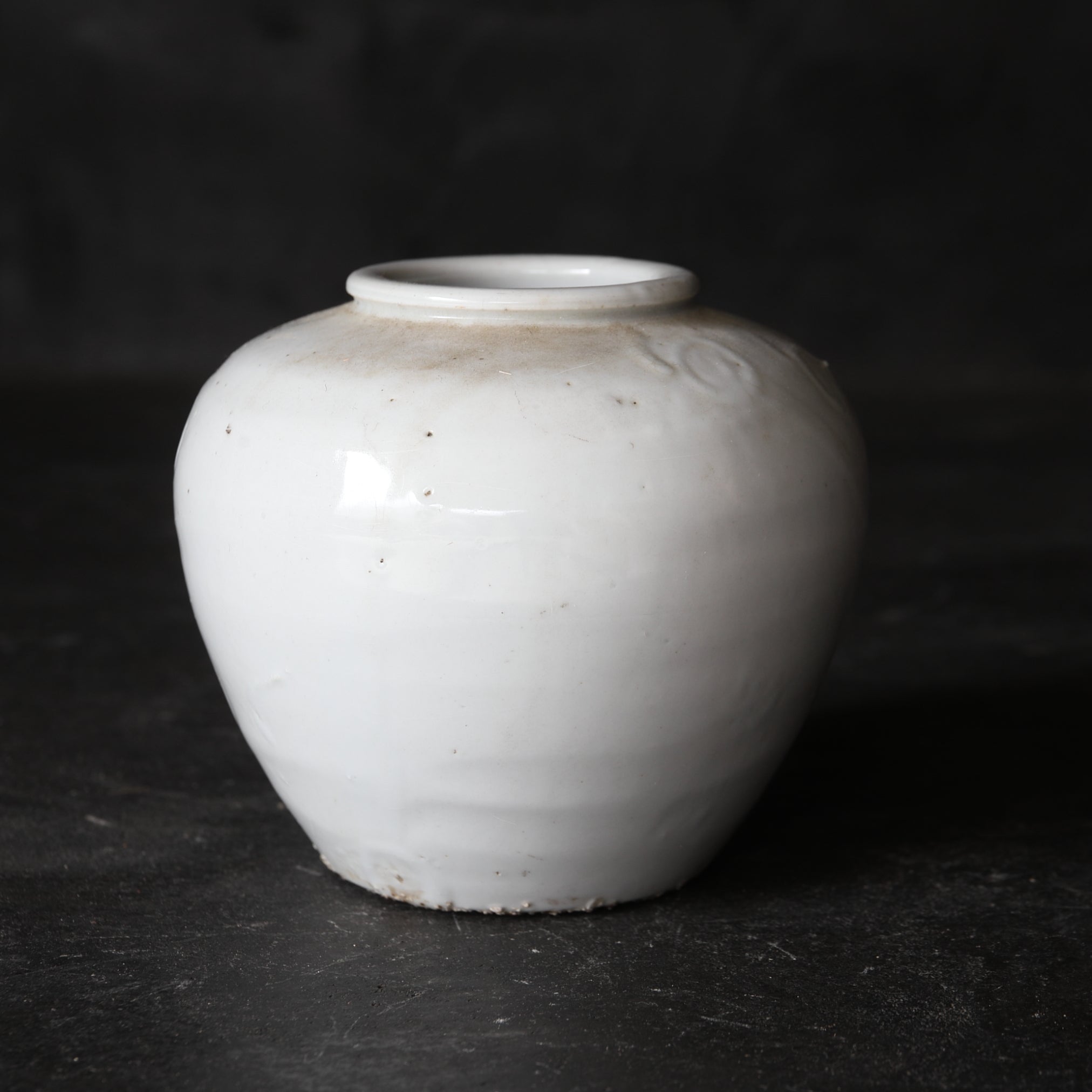 Korean Antique white porcelain shoulder jar Joseon Dynasty/1392-1897CE