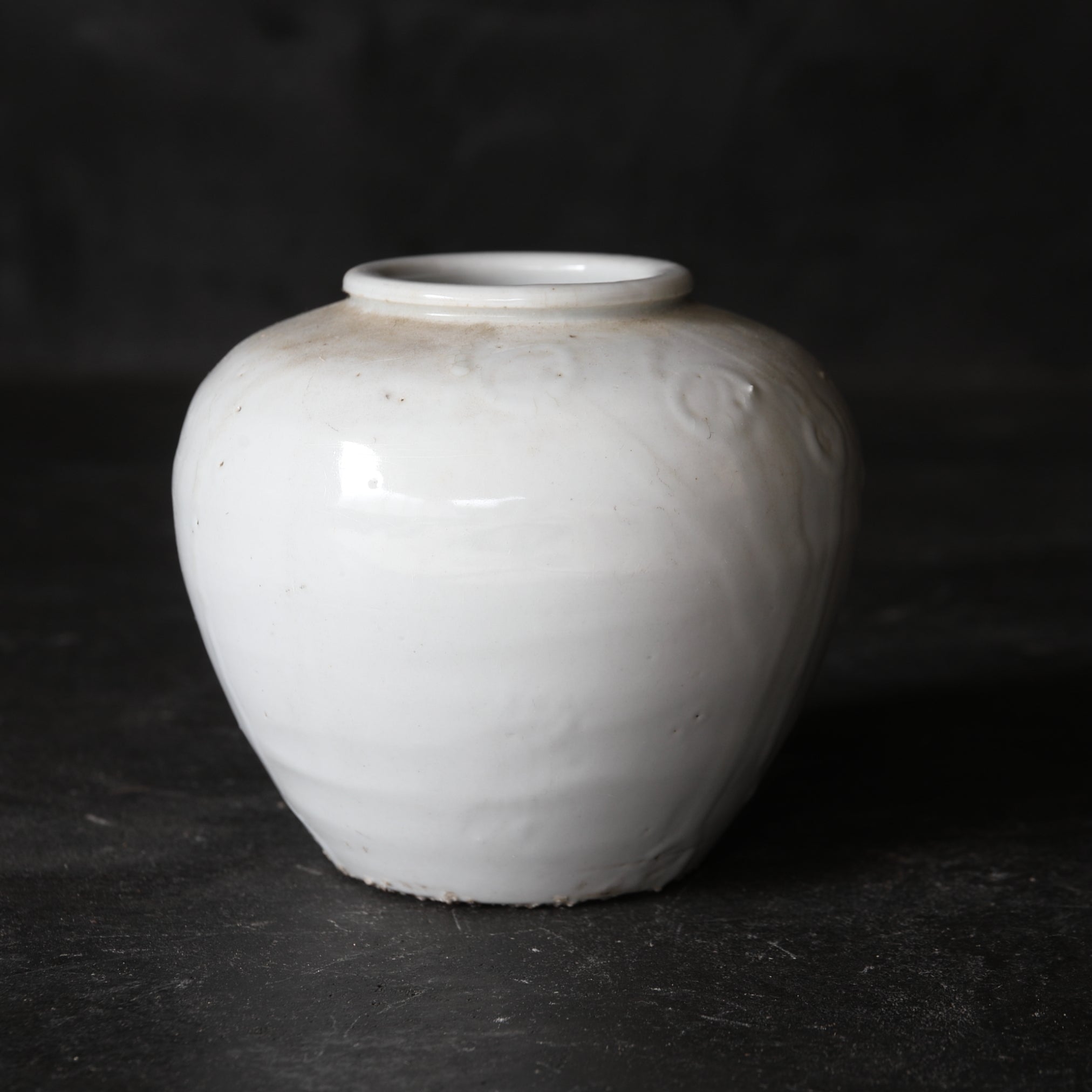 Korean Antique white porcelain shoulder jar Joseon Dynasty/1392-1897CE