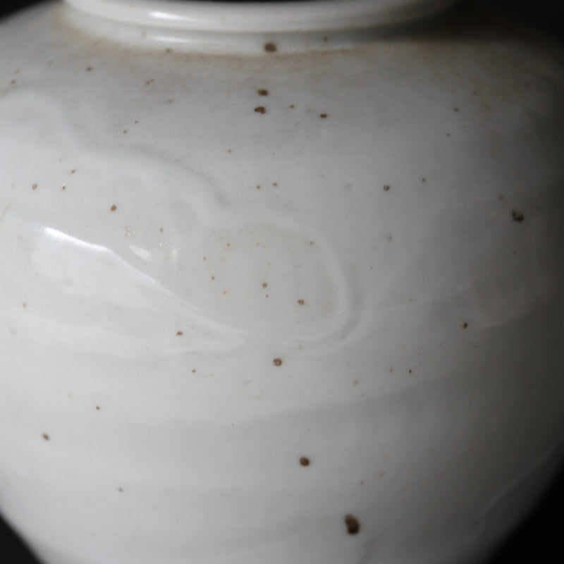 Korean Antique white porcelain shoulder jar Joseon Dynasty/1392-1897CE