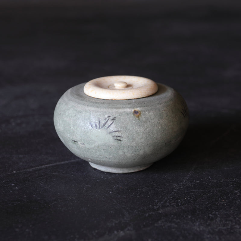 Goryeo celadon black and white crane inlaid tea container Goryeo Dynasty/918-1392CE