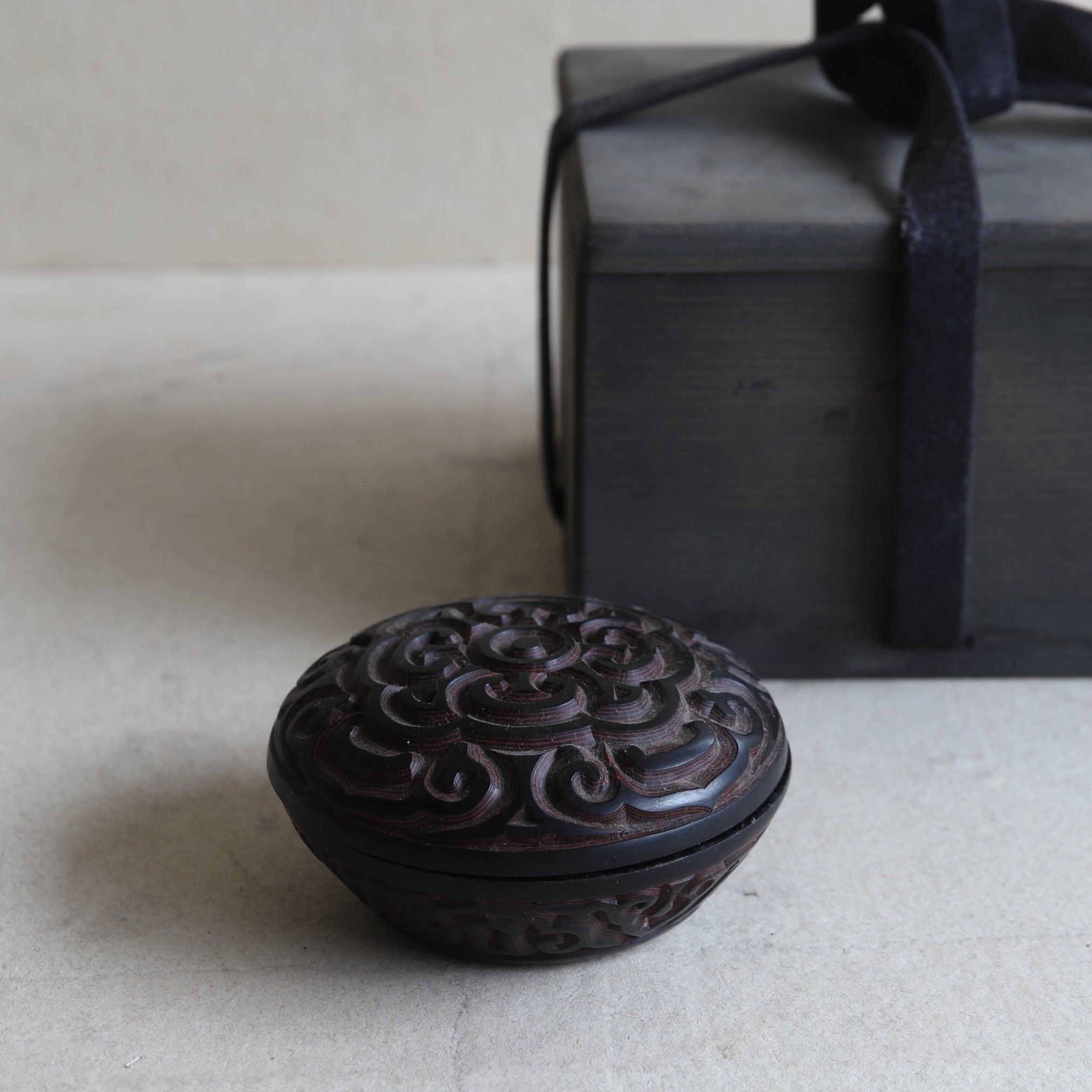 Black Lacquer incense case Qing Dynasty/1616-1911CE