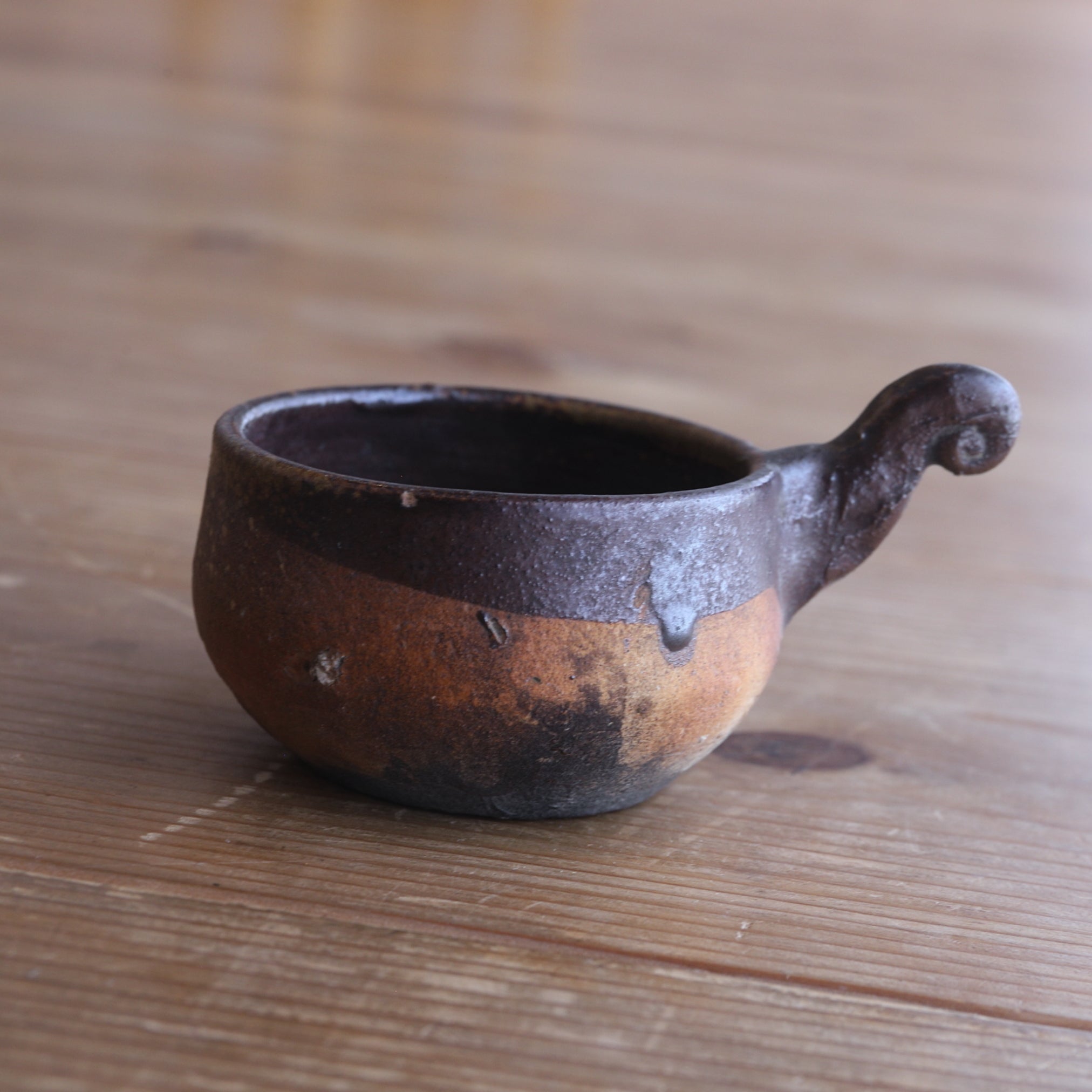 Ko-Seto iron pigment mug Edo/1603-1867CE