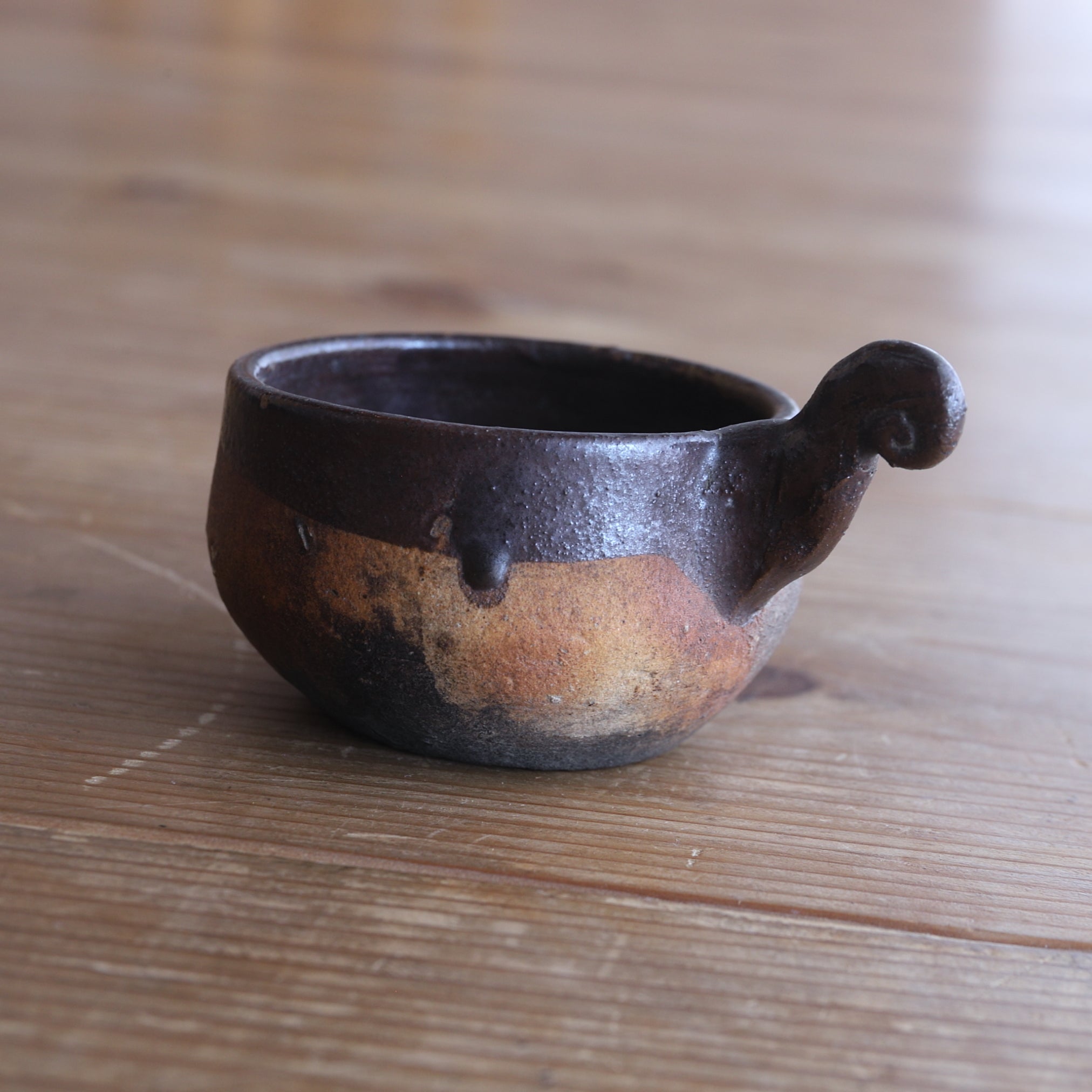 Ko-Seto iron pigment mug Edo/1603-1867CE