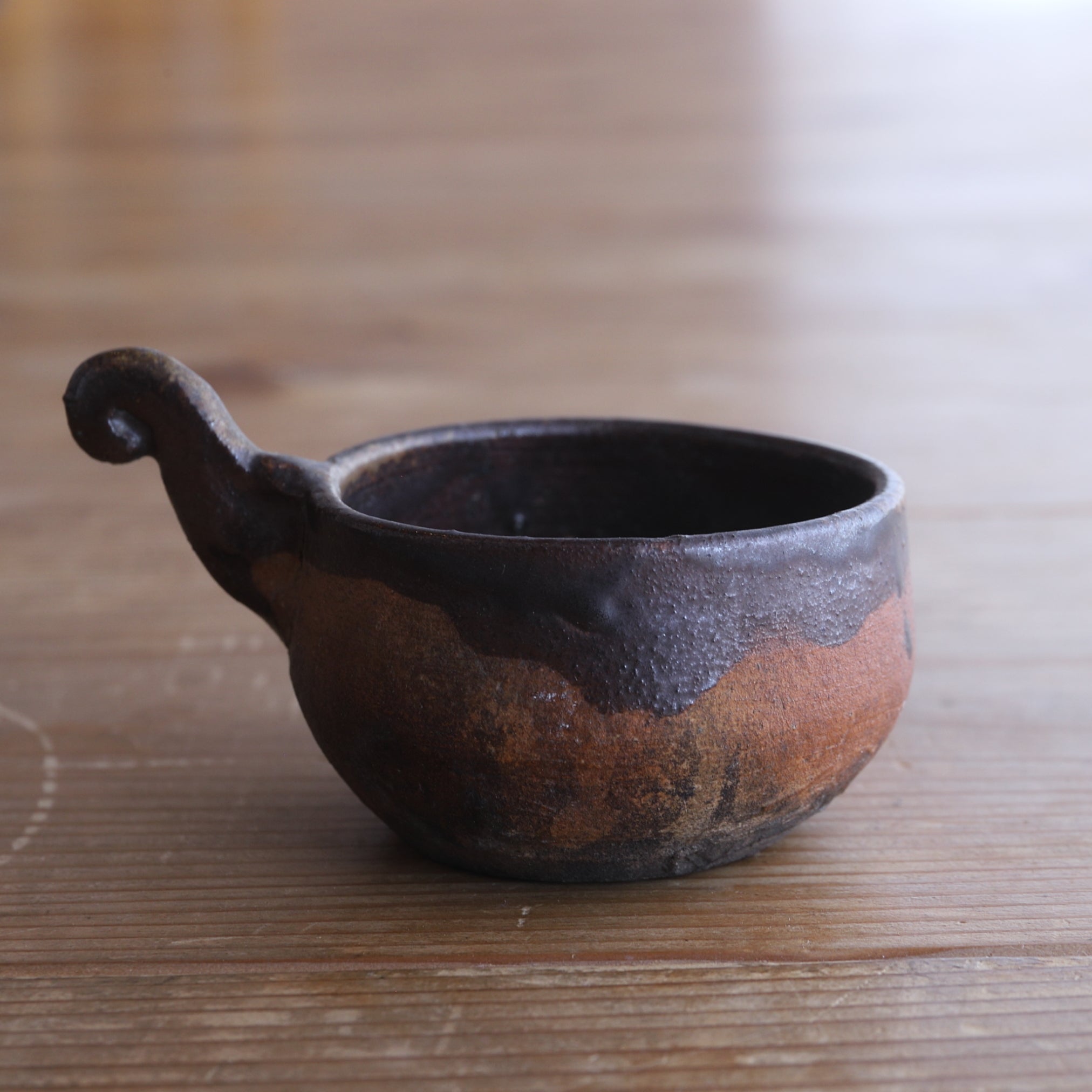 Ko-Seto iron pigment mug Edo/1603-1867CE