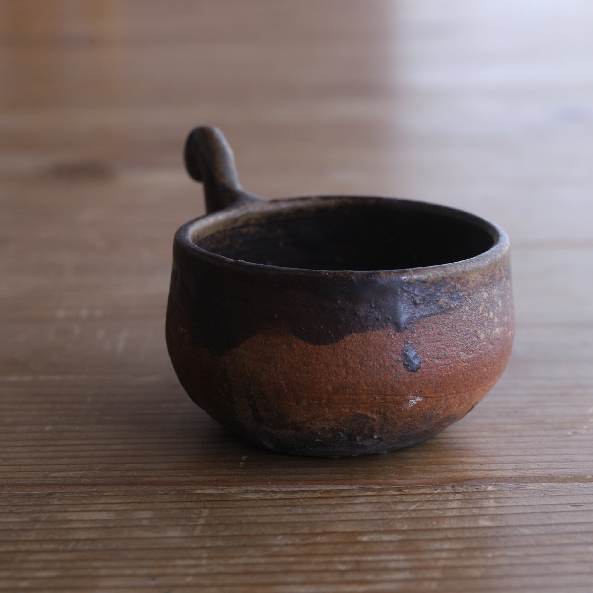 Ko-Seto iron pigment mug Edo/1603-1867CE