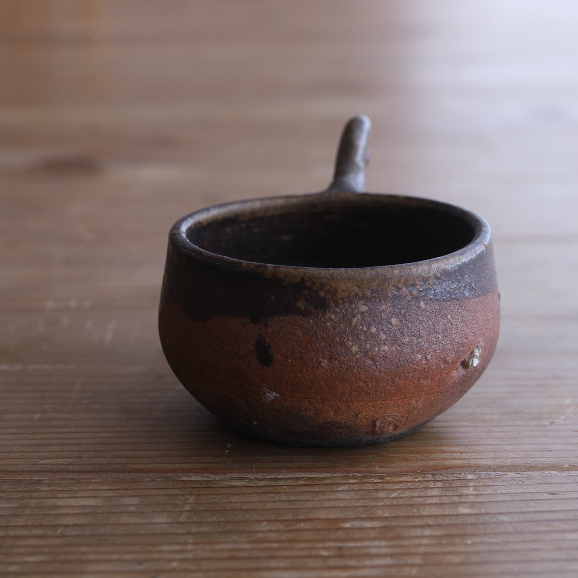 Ko-Seto iron pigment mug Edo/1603-1867CE