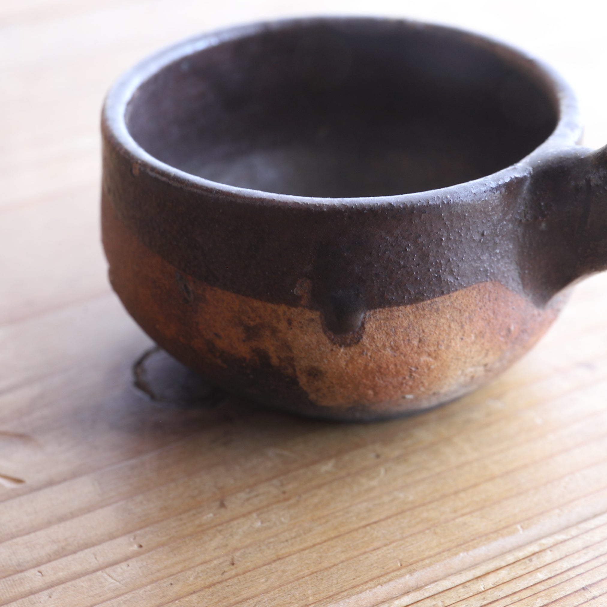 Ko-Seto iron pigment mug Edo/1603-1867CE