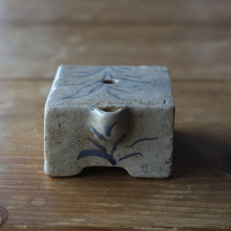 WATER DROPPER, Blue-and-white porcelain with grass design, Joseon Dynasty（1392–1897CE）
