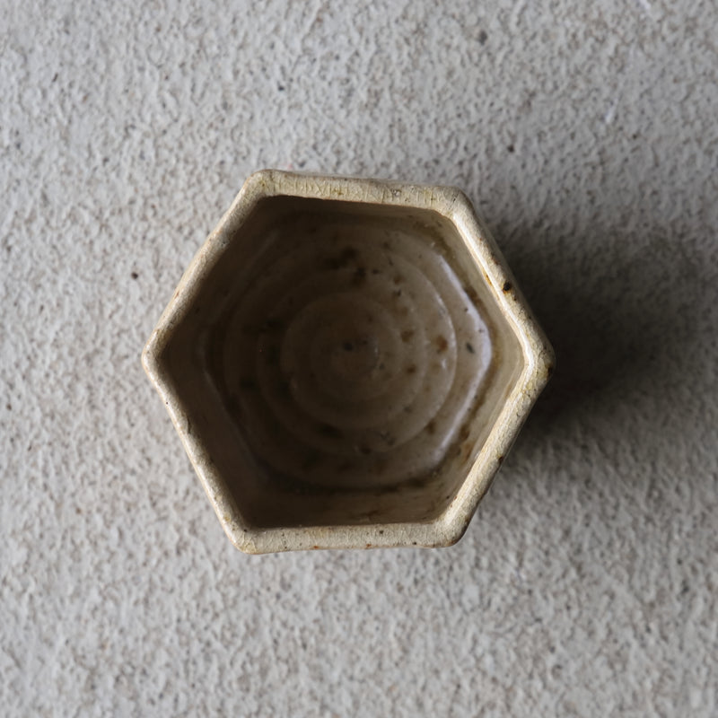 Kiseo Hexagonal Cup Azuchimomoyama-Edo/1573-1867CE