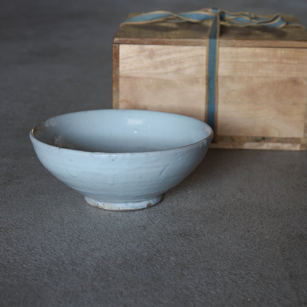 Korean Antique white Porcelain Tea Bowl Matcha Bowl Joseon Dynasty/1392-1897CE