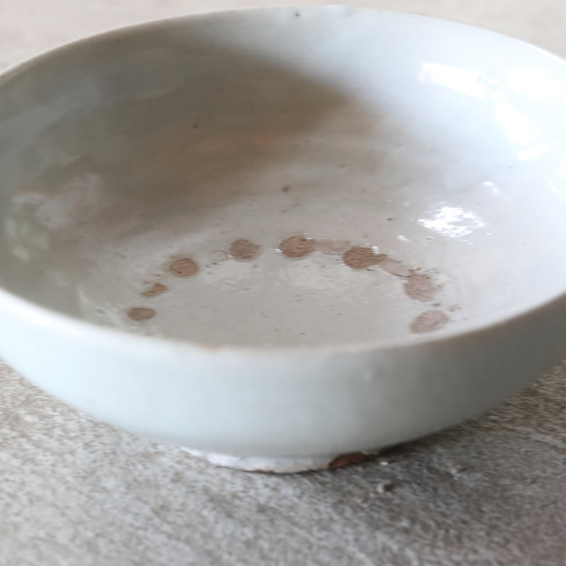 高質で安価 李朝 白磁 白釉 抹茶碗 薄手茶碗 李朝陶器 朝鮮陶器 蔵出し