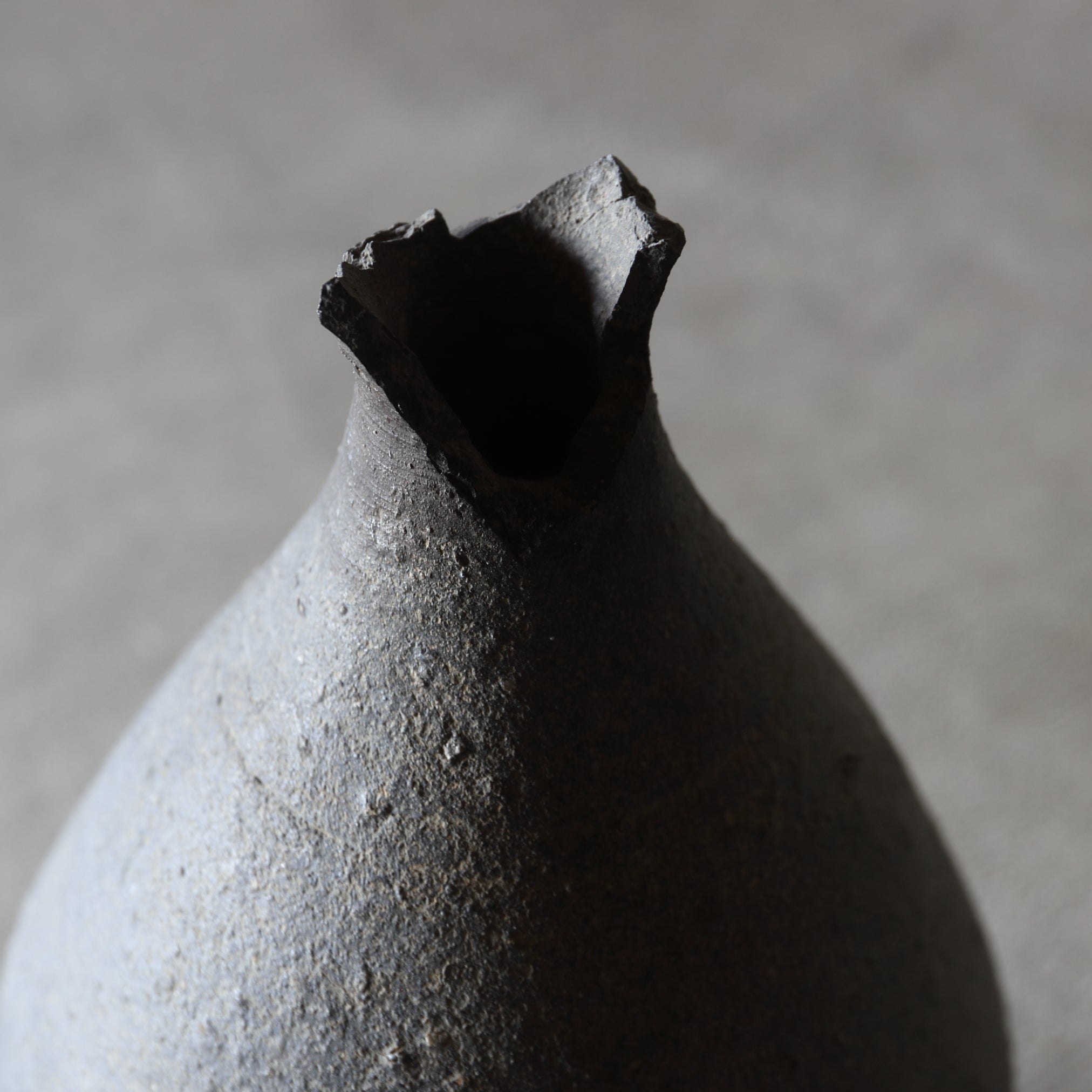 Sue ware bottle Kofun/250-581CE