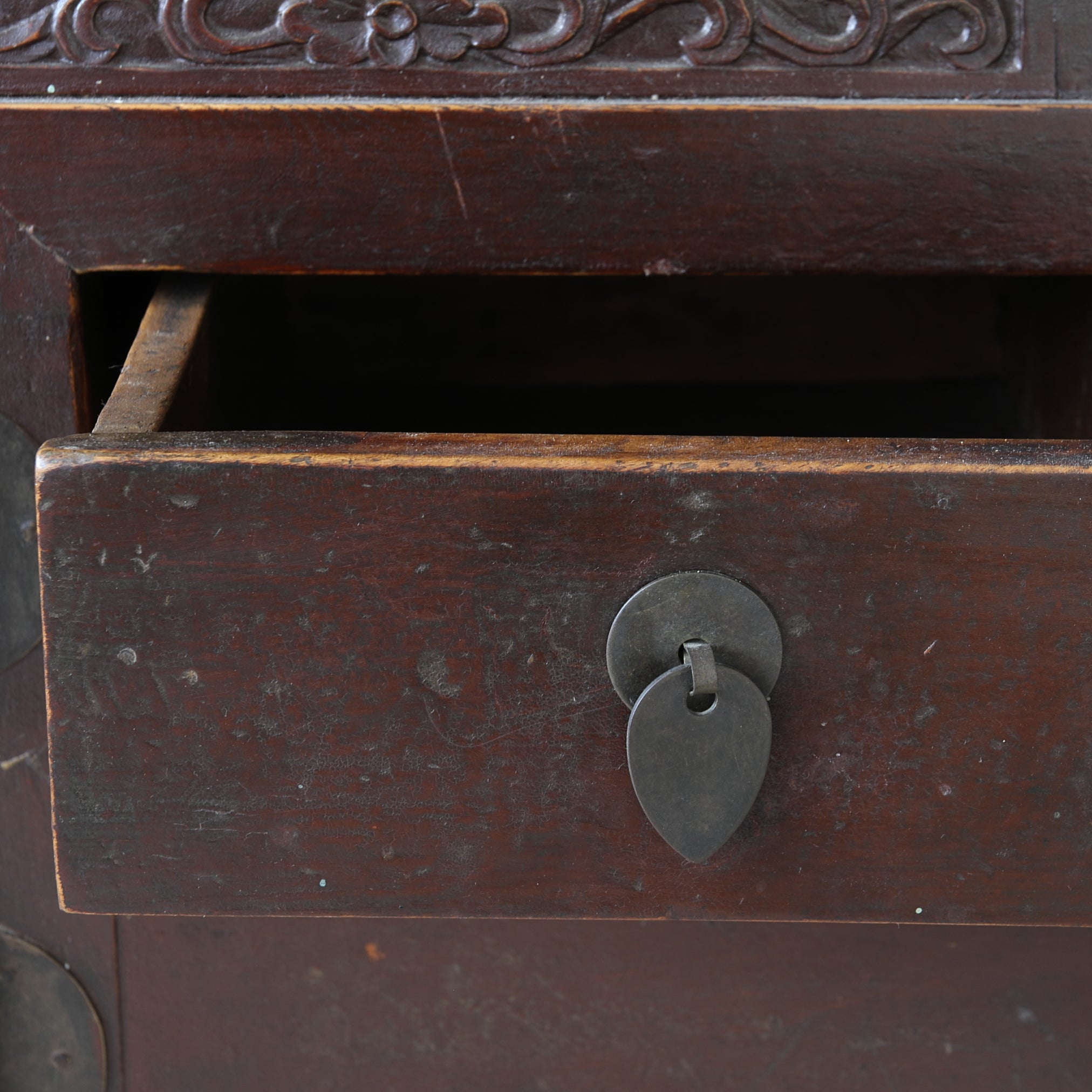 Korean Antique chest  Joseon Dynasty/1392-1897CE