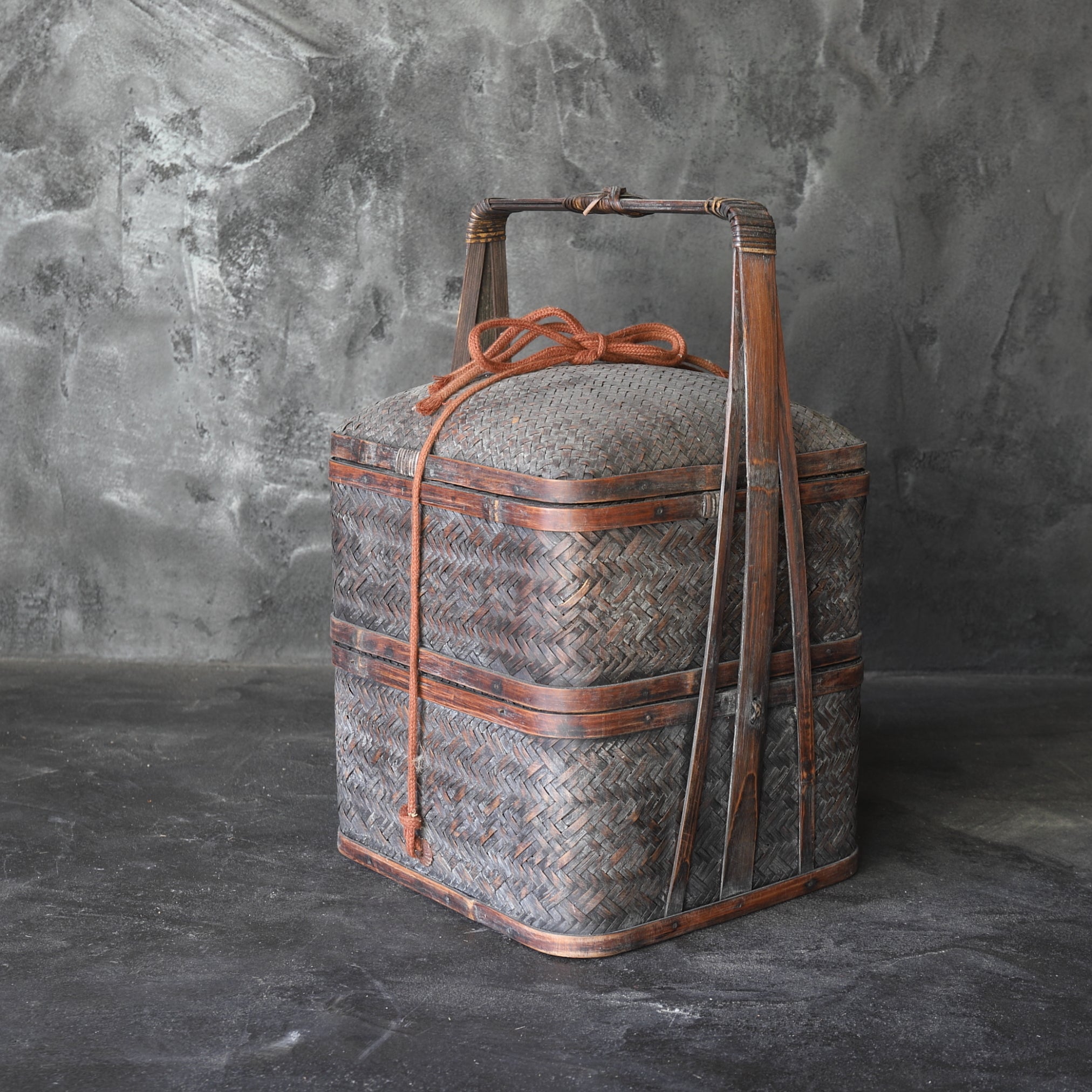 Old bamboo woven tea basket Edo-Meiji period/1603-1912CE